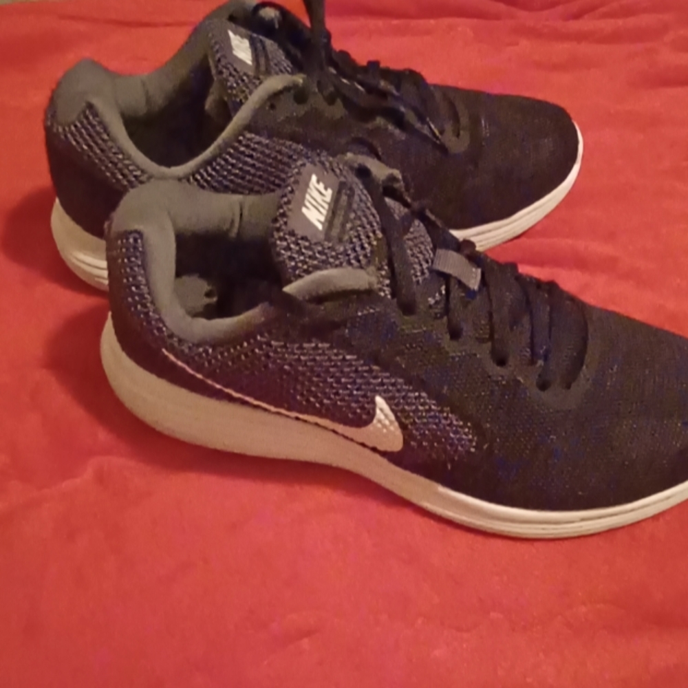 Nice pair of Nike walking or running shoes size 8 and 1/2 women